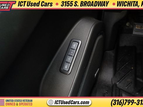 Used 2018 GMC Yukon XL Denali w/ Open Road Package AWD/4WD image 17