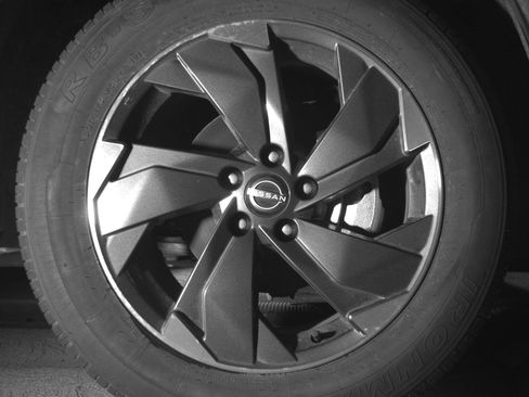 Used 2025 Nissan Rogue SV AWD/4WD image 13