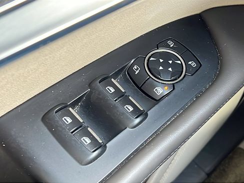 Used 2020 Lincoln Nautilus FWD image 18