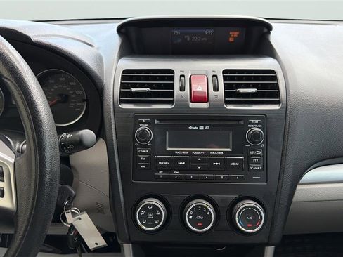 Used 2014 Subaru Forester 2.5i Premium AWD/4WD image 22