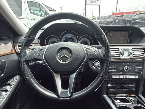 Used 2016 Mercedes-Benz E 350 4MATIC Sedan image 20