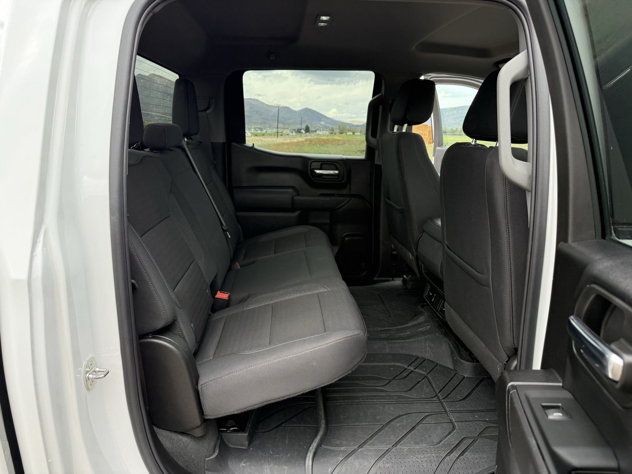 Used 2024 Chevrolet Silverado 1500 Custom AWD/4WD image 32