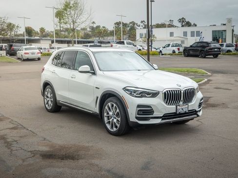 Used 2022 BMW X5 xDrive45e w/ Parking Assistance Package image 3
