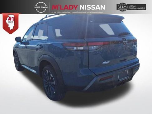 New 2026 Nissan Pathfinder Platinum image 5