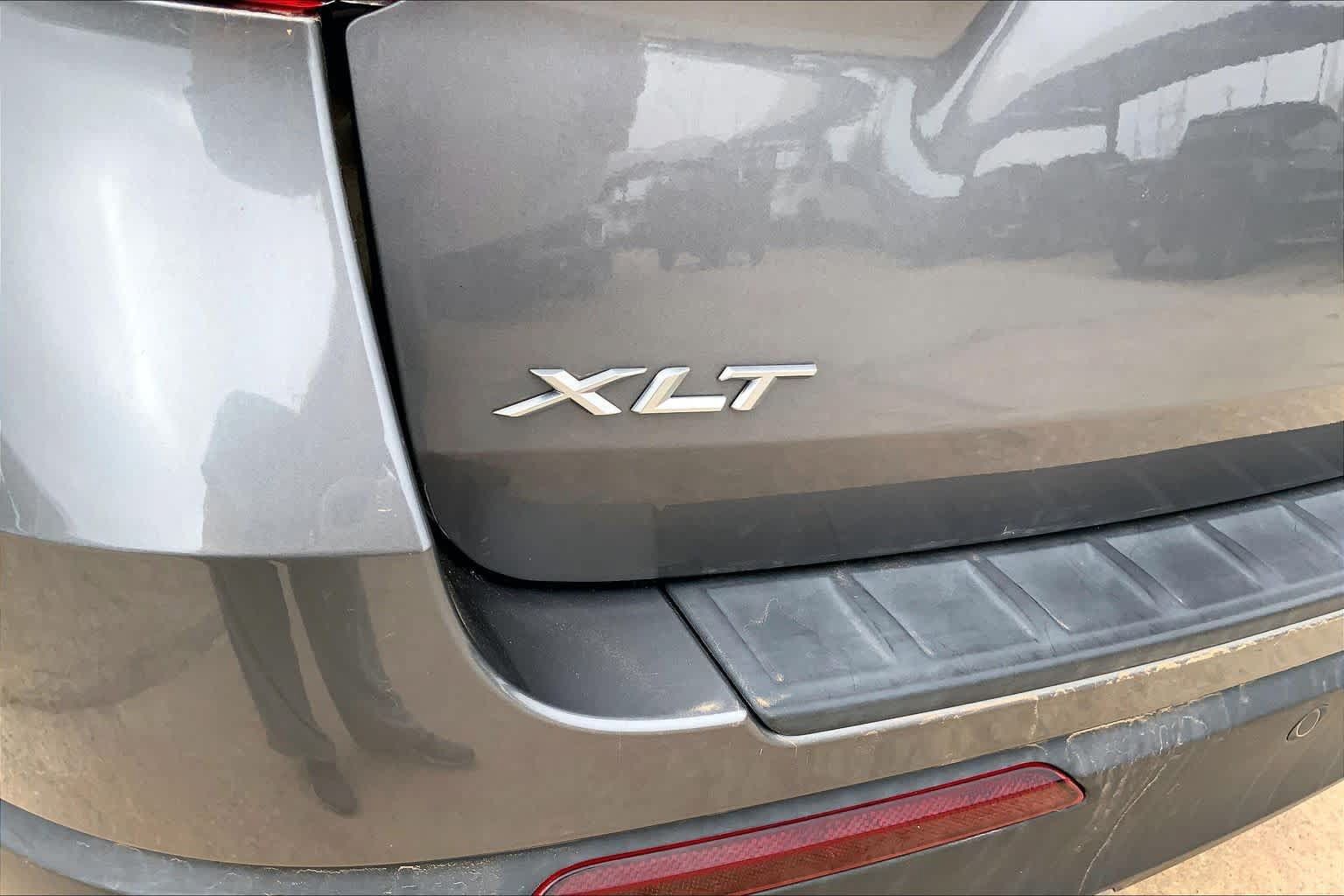 Used 2021 Ford Explorer XLT w/ Equipment Group 202A RWD image 29