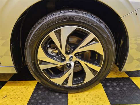 Used 2020 Subaru Legacy Premium image 9