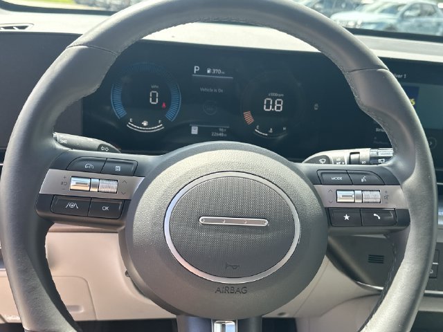 Certified 2025 Hyundai Kona SEL FWD image 17