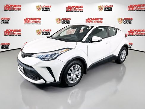 Used 2020 Toyota C-HR LE image 11