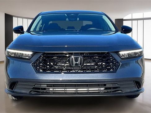 Used 2025 Honda Accord SE image 2