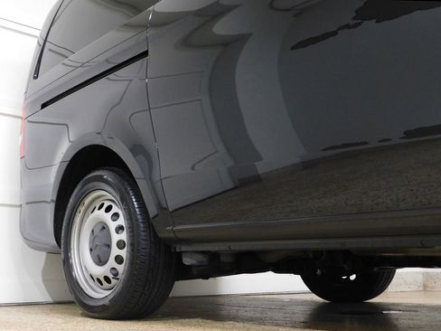 Used 2019 Mercedes-Benz Metris Passenger image 8