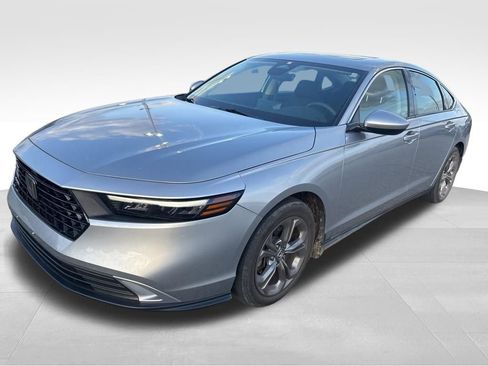 Used 2023 Honda Accord EX image 14