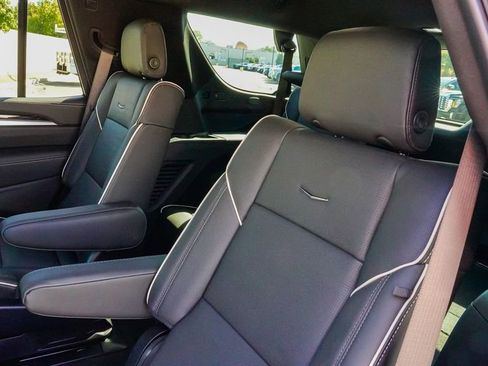 New 2026 Cadillac Escalade Luxury AWD/4WD image 10