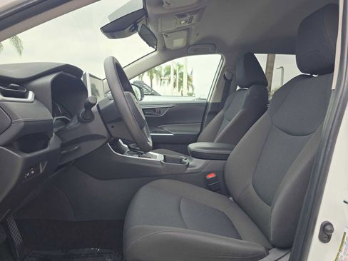 Certified 2025 Toyota RAV4 LE FWD image 22
