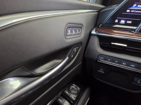 Used 2023 Cadillac Escalade ESV Premium Luxury AWD/4WD image 40