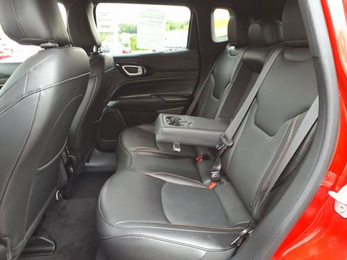 Certified 2023 Jeep Compass Limited AWD/4WD image 9