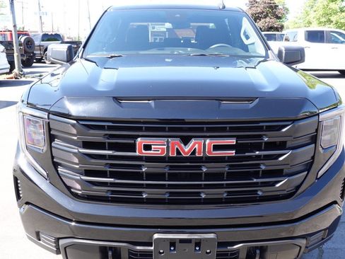 Used 2023 GMC Sierra 1500 Pro w/ Graphite Edition AWD/4WD image 7