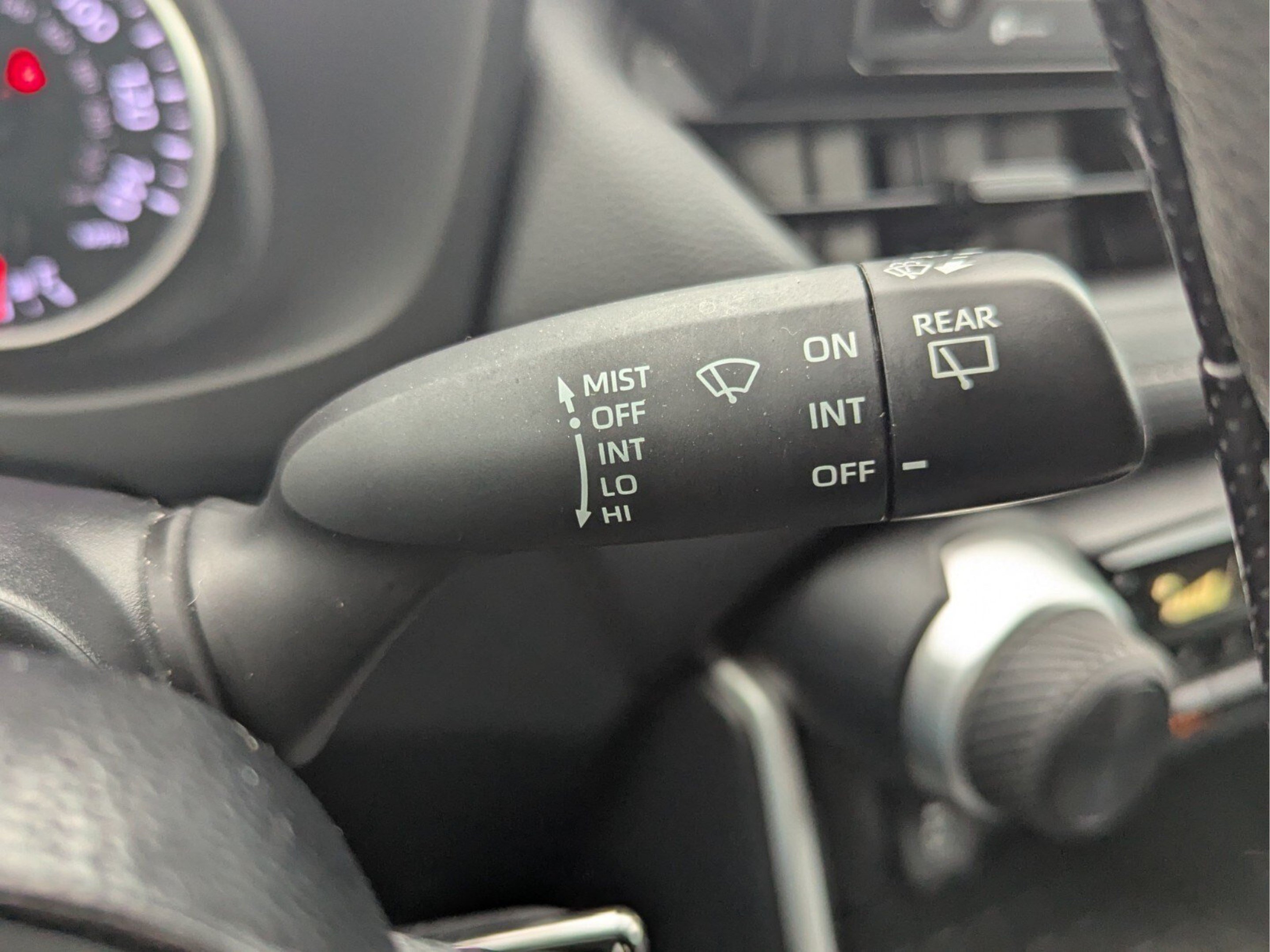 Used 2021 Toyota RAV4 LE FWD image 25