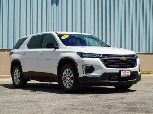 Used 2023 Chevrolet Traverse LS AWD/4WD image 8