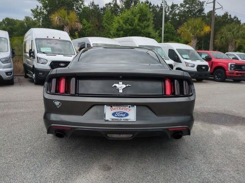 Used 2017 Ford Mustang Coupe RWD image 5
