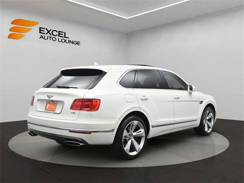 Used 2018 Bentley Bentayga image 5