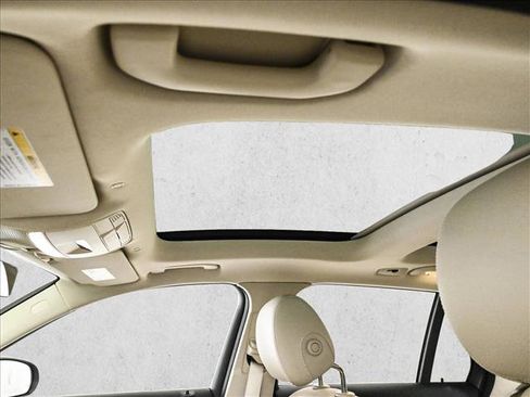 Used 2021 Mercedes-Benz GLC 300 4MATIC image 17