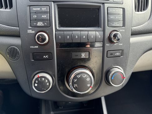 Used 2010 Kia Forte EX image 25