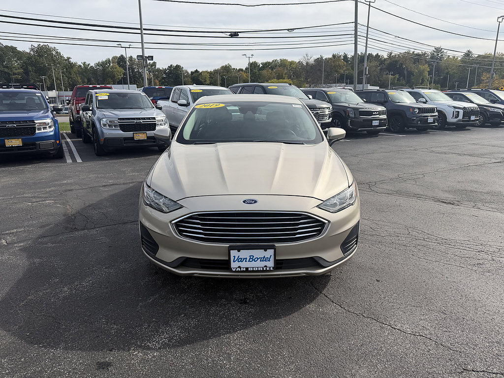 Used 2019 Ford Fusion SE FWD image 11