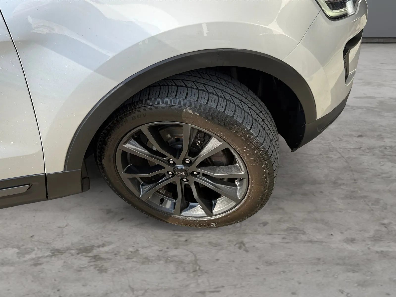 Used 2019 Ford Explorer XLT w/ Equipment Group 202A AWD/4WD image 46