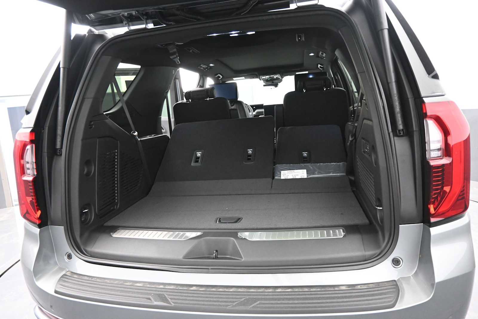 New 2027 GMC Yukon Denali w/ Denali Reserve Package AWD/4WD image 14