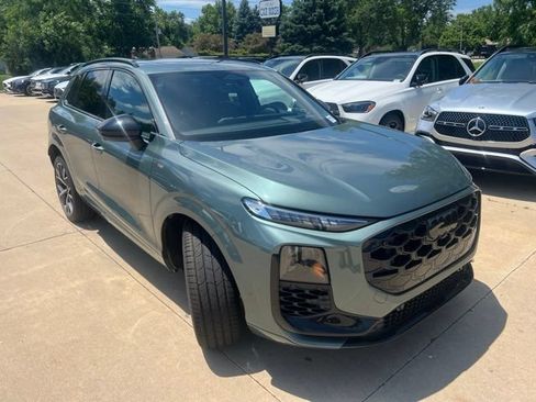 New 2026 Audi Q3 quattro 2.0T AWD/4WD image 1