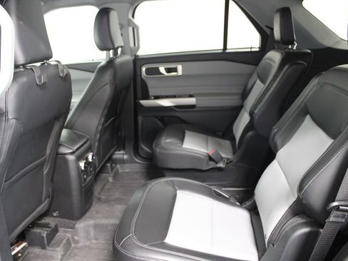 Used 2023 Ford Explorer XLT w/ Equipment Group 202A image 19