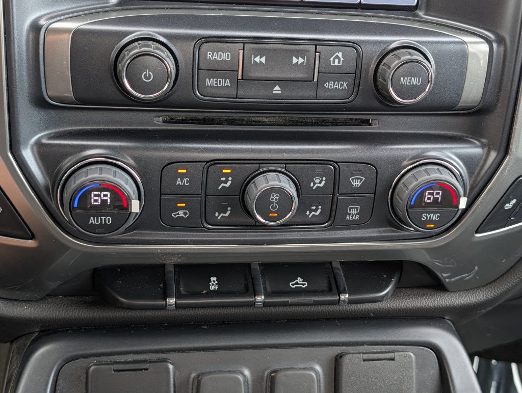 Used 2018 Chevrolet Silverado 1500 LT w/ All Star Edition AWD/4WD image 22