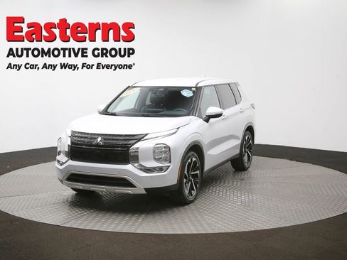 Used 2024 Mitsubishi Outlander SE image 55