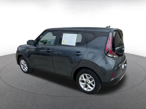 Used 2025 Kia Soul LX w/ LX Technology Package FWD image 10