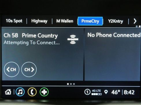 Used 2023 GMC Terrain SLT image 17