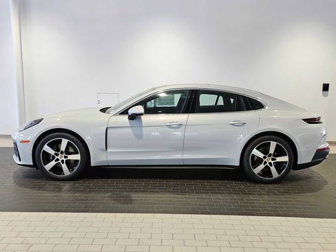 New 2025 Porsche Panamera 4 image 2