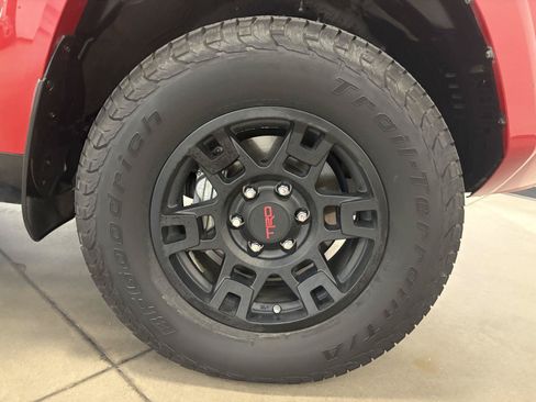Used 2017 Toyota 4Runner SR5 AWD/4WD image 50