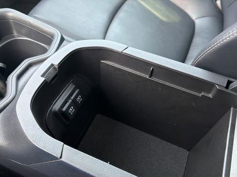 Used 2020 Toyota RAV4 XLE Premium image 29