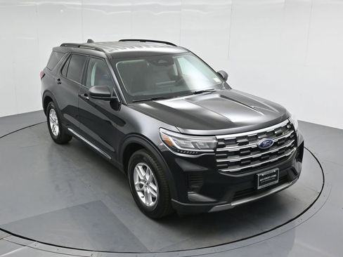 New 2025 Ford Explorer Active image 40