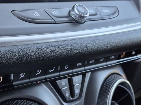 Used 2024 Chevrolet Blazer LT image 19