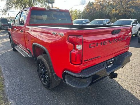 Used 2020 Chevrolet Silverado 2500 Custom w/ Custom Value Package image 11