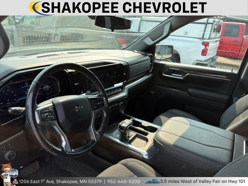Used 2024 Chevrolet Silverado 1500 RST w/ Convenience Package II AWD/4WD image 4