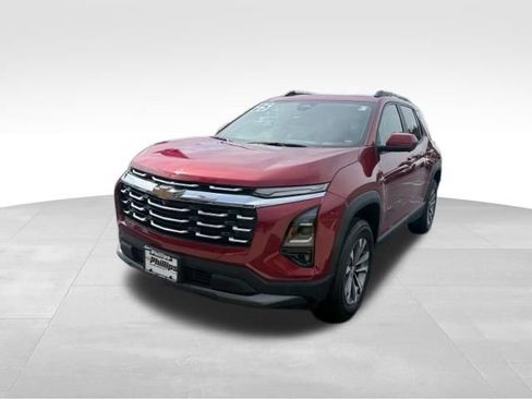 Used 2025 Chevrolet Equinox LT w/ Convenience Package II FWD image 3