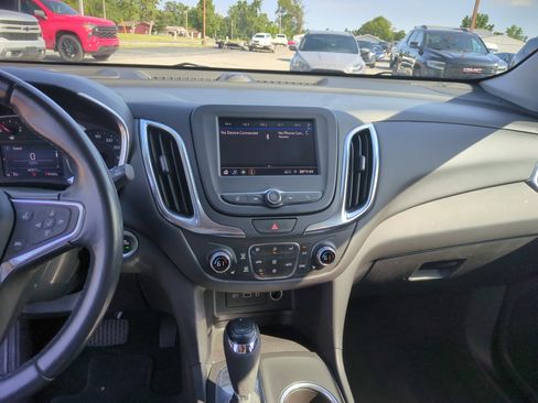 Used 2021 Chevrolet Equinox LT image 10