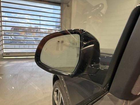 Used 2024 BMW X7 xDrive40i w/ M Sport Package image 17