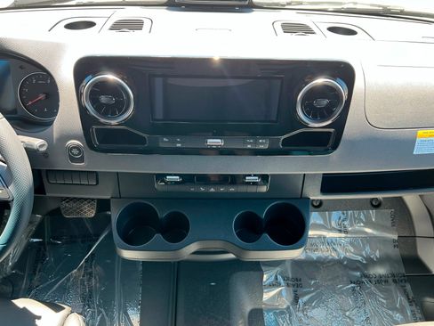New 2025 Mercedes-Benz Sprinter 2500 image 12