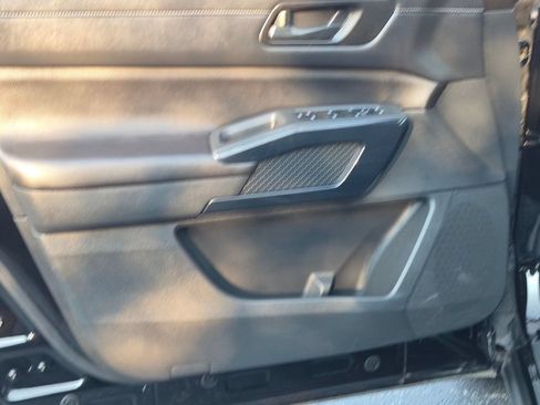 Used 2025 Nissan Pathfinder S AWD/4WD image 12