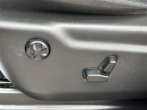 Certified 2019 Jeep Grand Cherokee Limited image 17