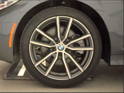 Used 2020 BMW 330i xDrive Sedan w/ Convenience Package AWD/4WD image 17