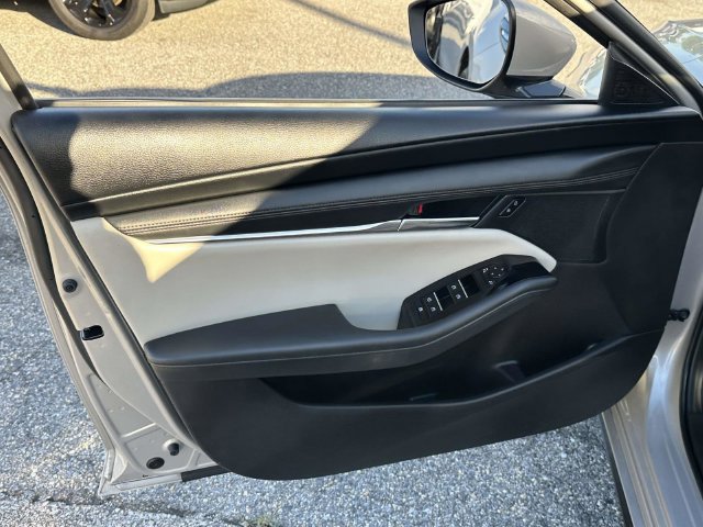 Used 2022 MAZDA MAZDA3 s FWD image 16